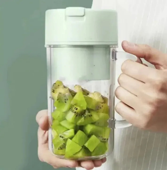 Mini Juicer – Portable & USB Rechargeable