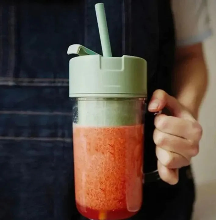 Mini Juicer – Portable & USB Rechargeable
