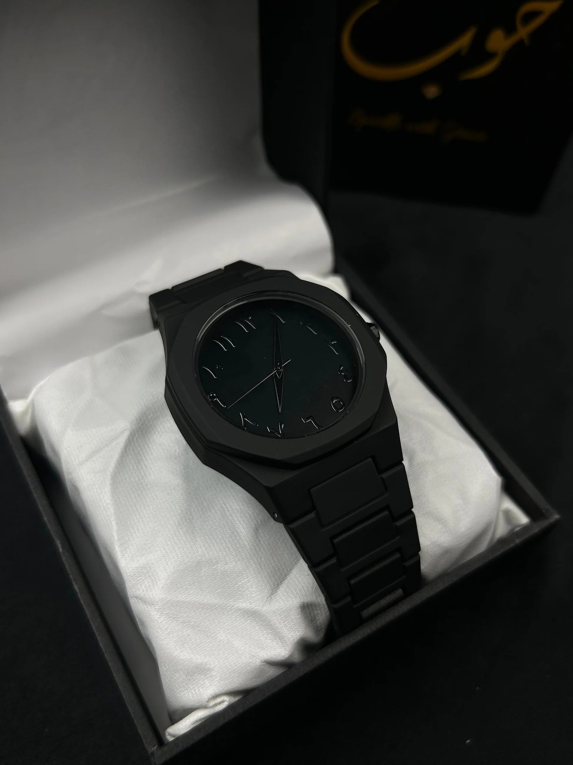 Black Aura Watch — All-Black Quartz Timepiece for Men & Women
